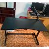 Bàn Gaming TaUP gỗ cao su chân sắt chữ I GD68032