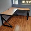 Bàn chữ L 140x140cm gỗ Plywood vân sồi chân sắt hệ Kconcept HBKC038