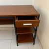 Bàn làm việc có ngăn kéo chân kết hợp kệ BD68079