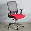 Ghế xoay lưng cao có nệm màu đỏ, chân sắt mạ Crom